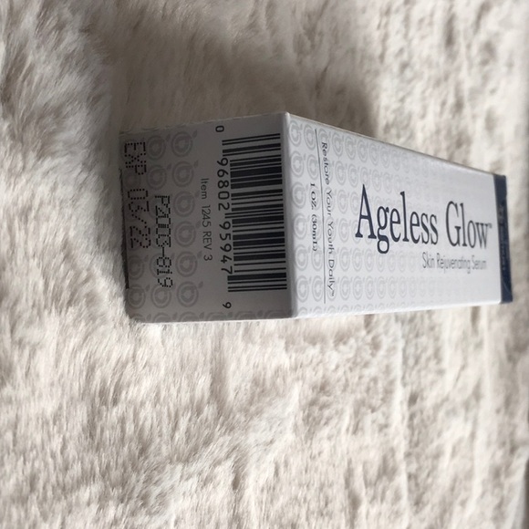 BRAND NEW Biotrust Ageless Glow Skin Rejuenating Serum - Picture 2 of 3
